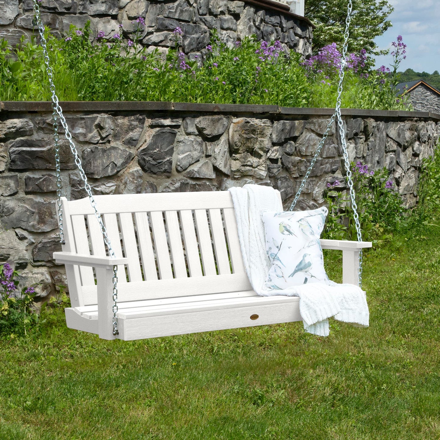 highwood Lehigh 2 -person White Outdoor Swing