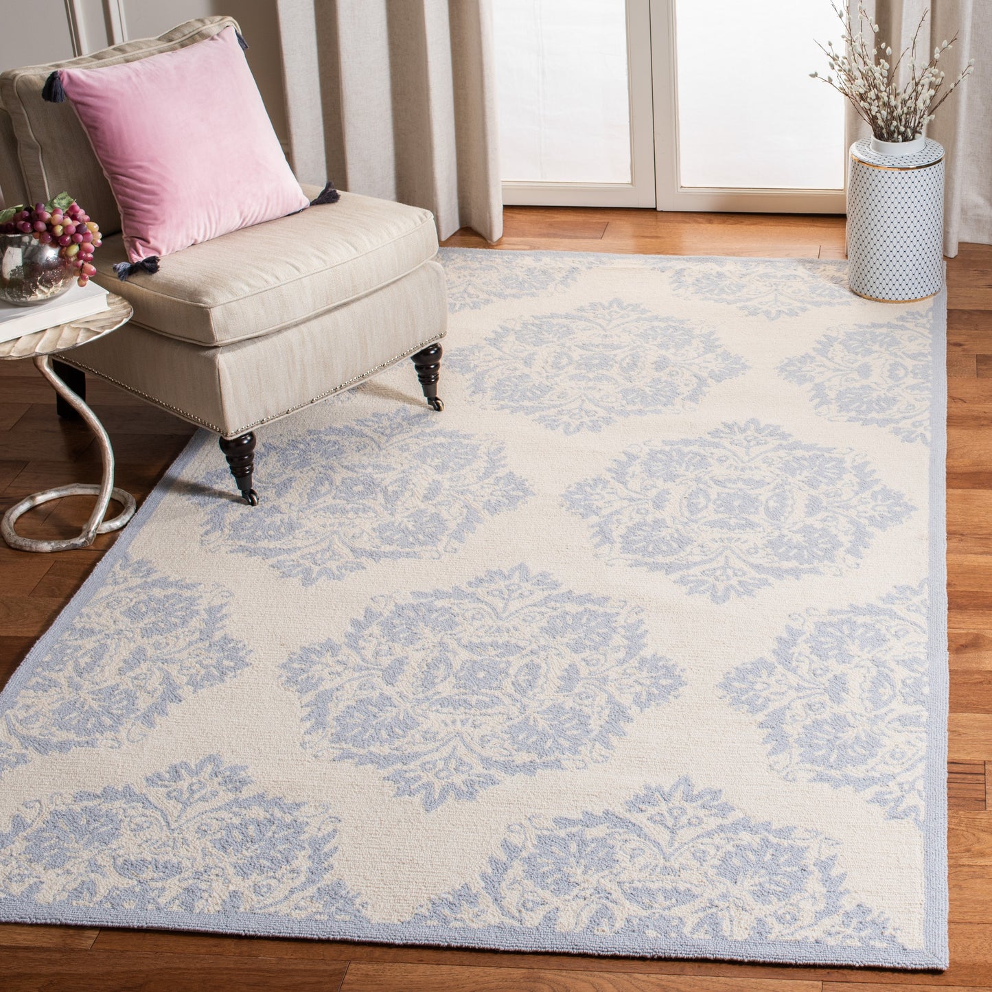 Safavieh Chelsea Fiona 9 x 12 (ft) Hooked Wool Ivory/Blue Rectangular Indoor Floral/Botanical Area rug