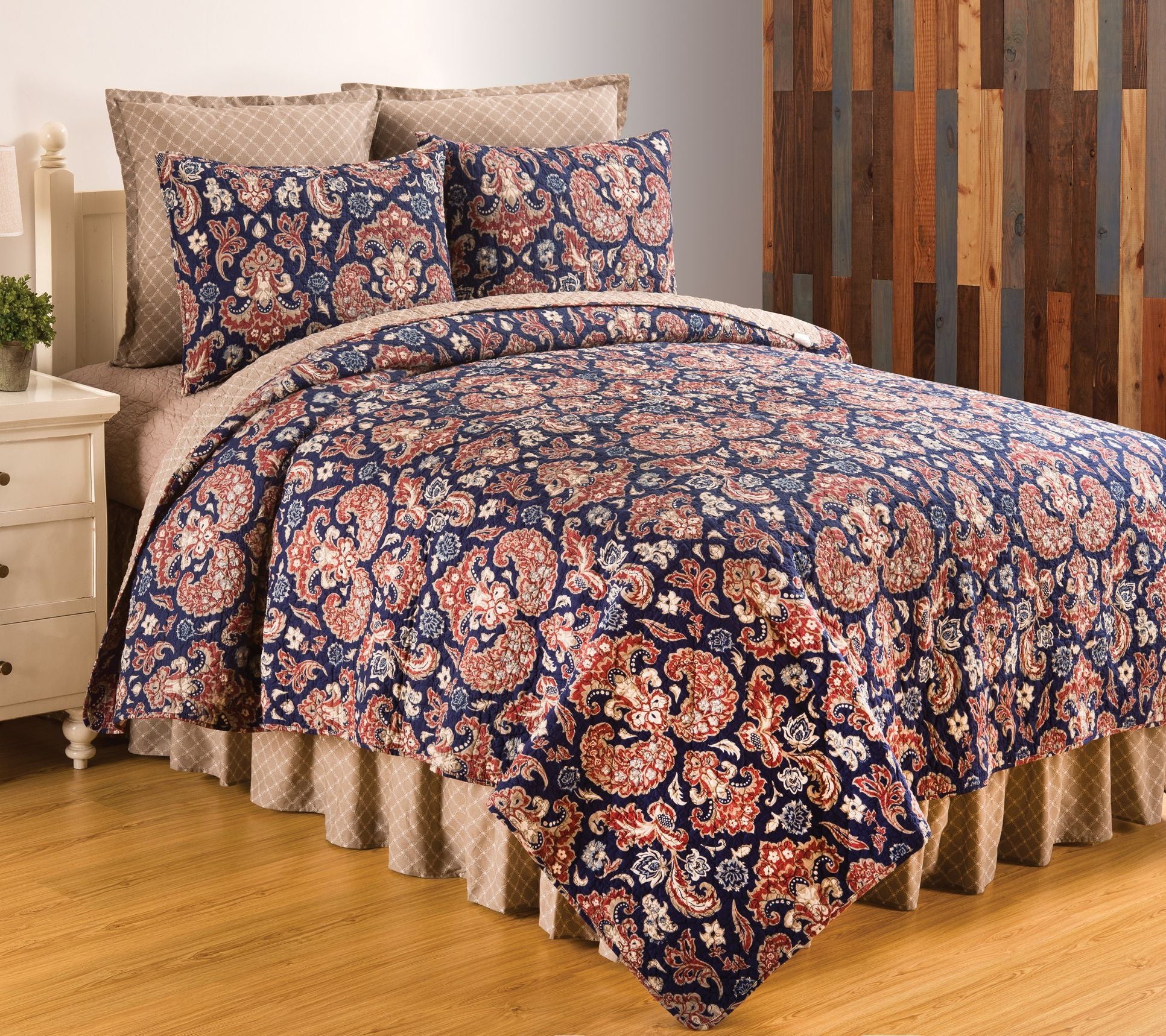 C&F Home Rosamund Damask Full/Queen Quilt Set