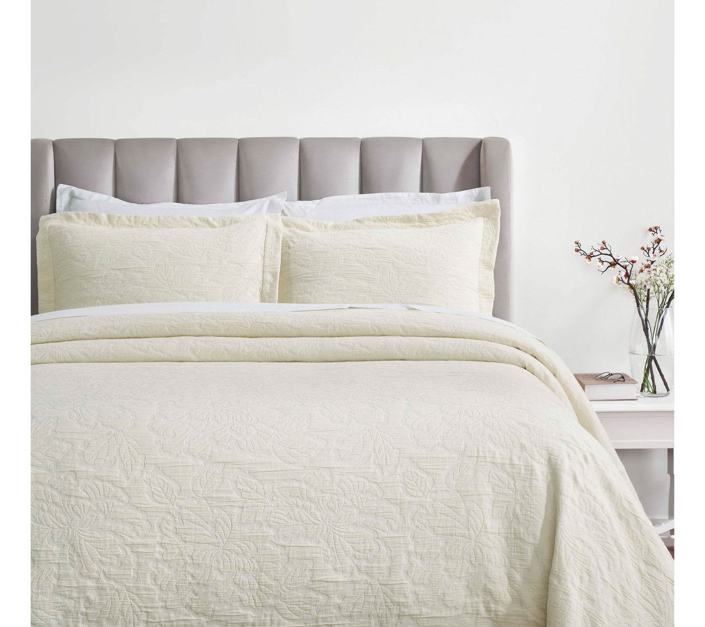 Superior Hibiscus Cotton Bedspread and Sham Set, Cal King